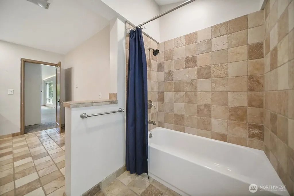 20487 Viking Avenue NW Poulsbo WA 98370