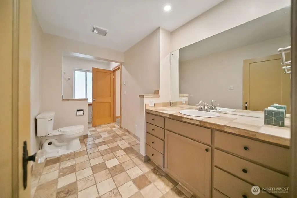 20487 Viking Avenue NW Poulsbo WA 98370