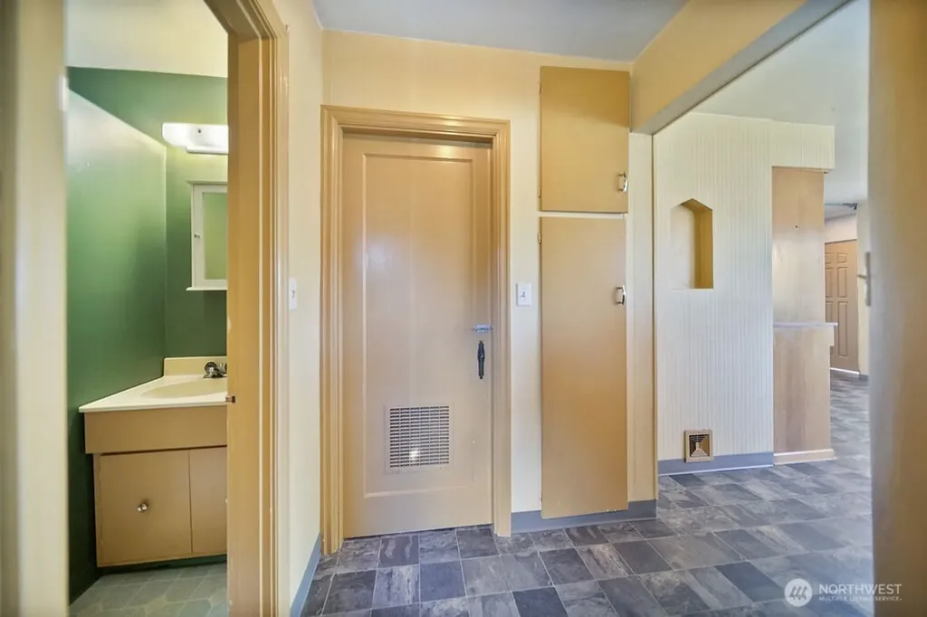 20487 Viking Avenue NW Poulsbo WA 98370