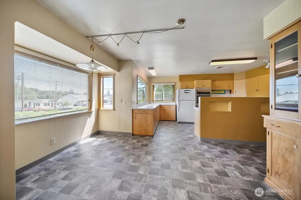 20487 Viking Avenue NW Poulsbo WA 98370