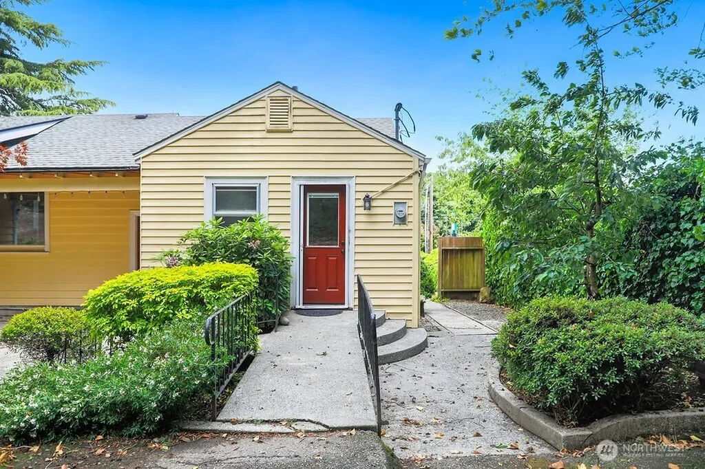 20487 Viking Avenue NW Poulsbo WA 98370