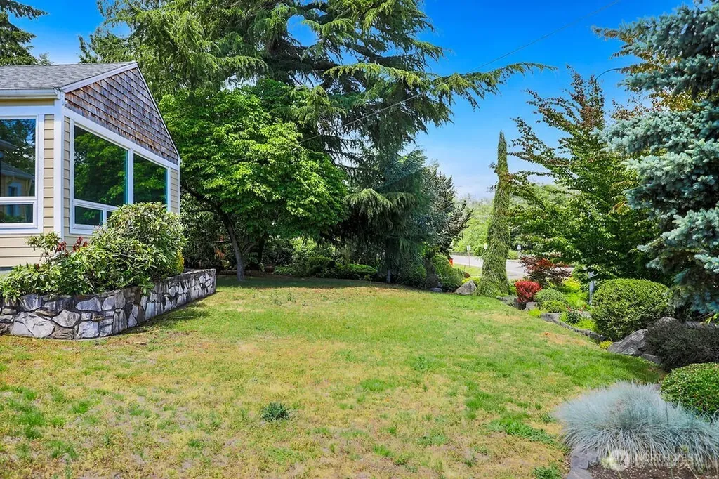 20487 Viking Avenue NW Poulsbo WA 98370
