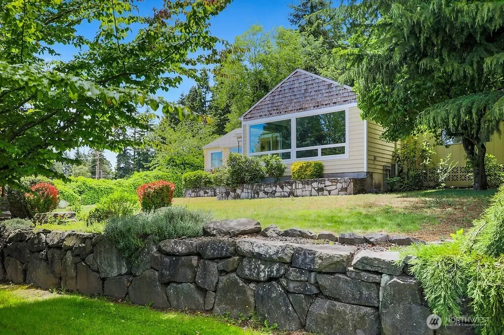 20487 Viking Avenue NW Poulsbo WA 98370