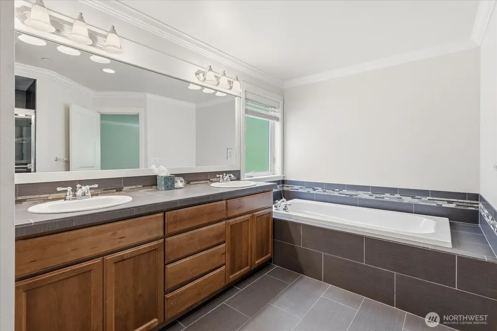 5417 165th Place SW Lynnwood WA 98037