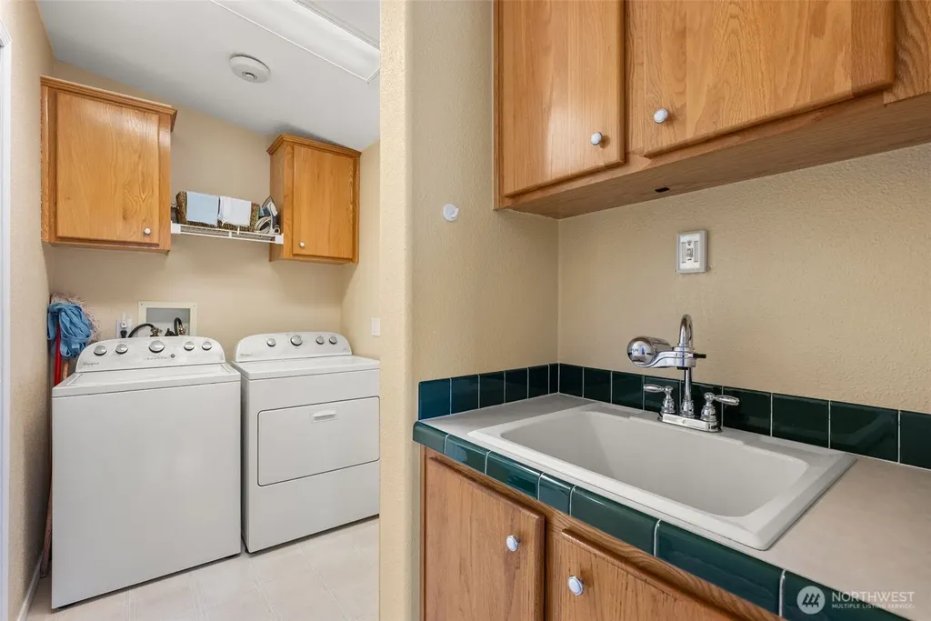 1918 Harrison Avenue Centralia WA 98531