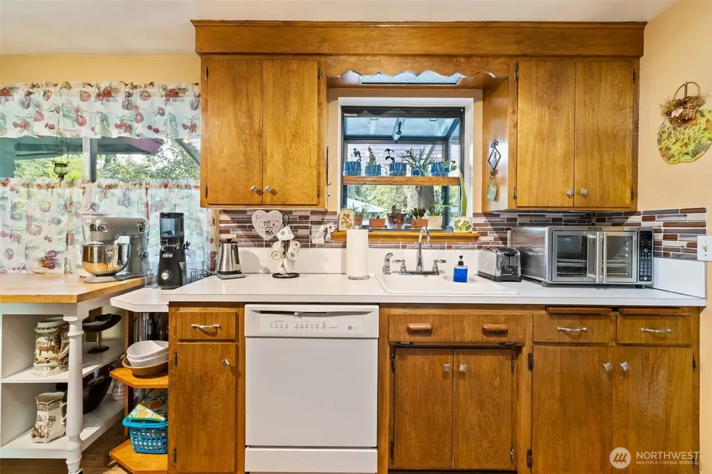 2613 S 300th Street Federal Way WA 98003