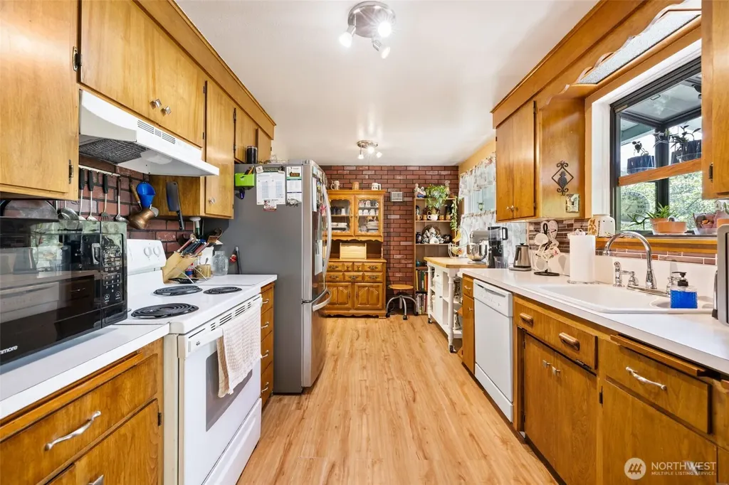 2613 S 300th Street Federal Way WA 98003