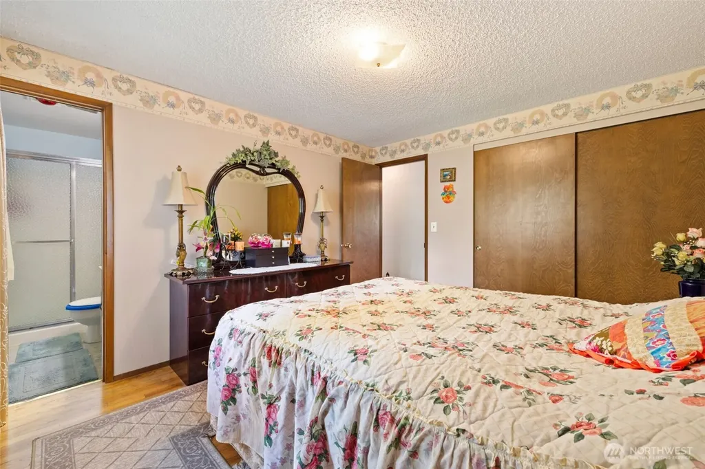 2613 S 300th Street Federal Way WA 98003