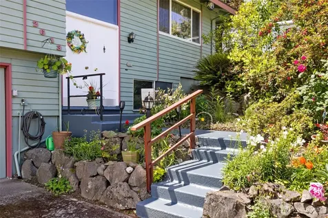 2613 S 300th Street Federal Way WA 98003