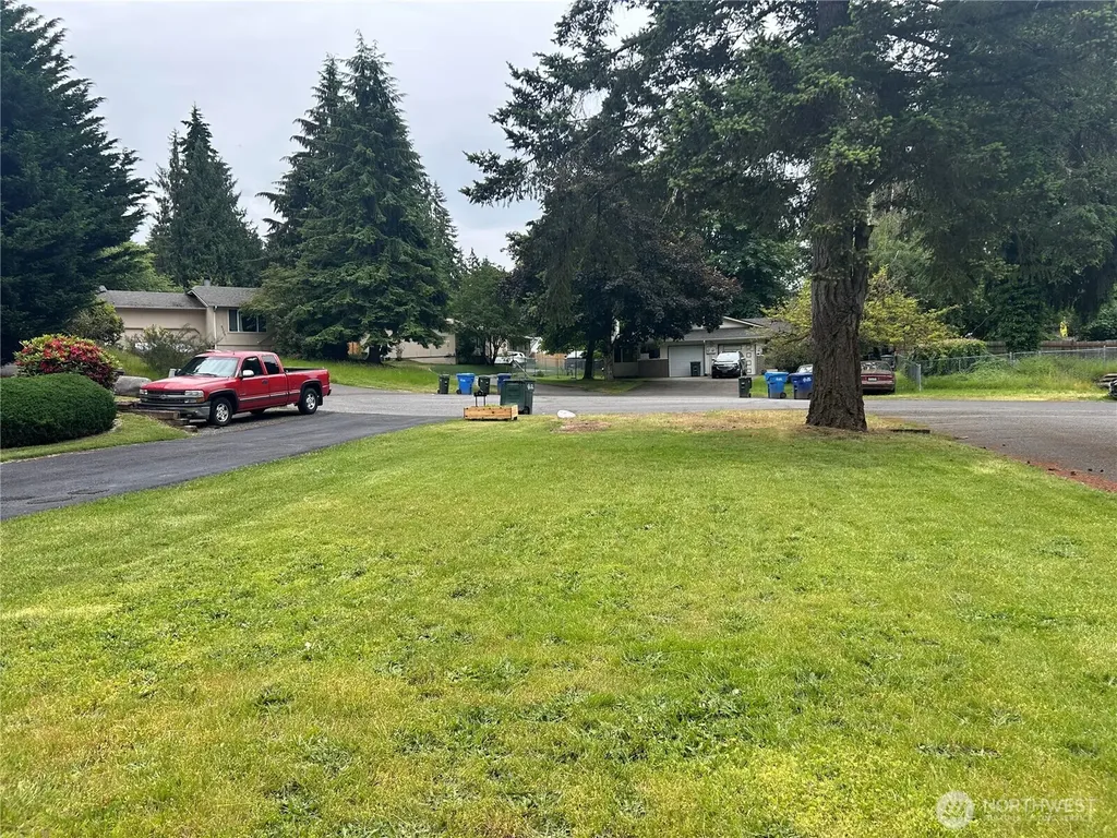 8224 59th Avenue E Puyallup WA 98371