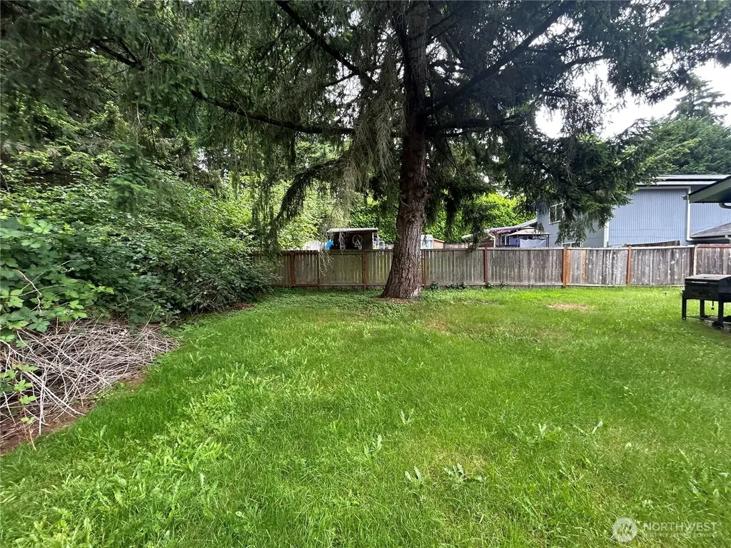 8224 59th Avenue E Puyallup WA 98371