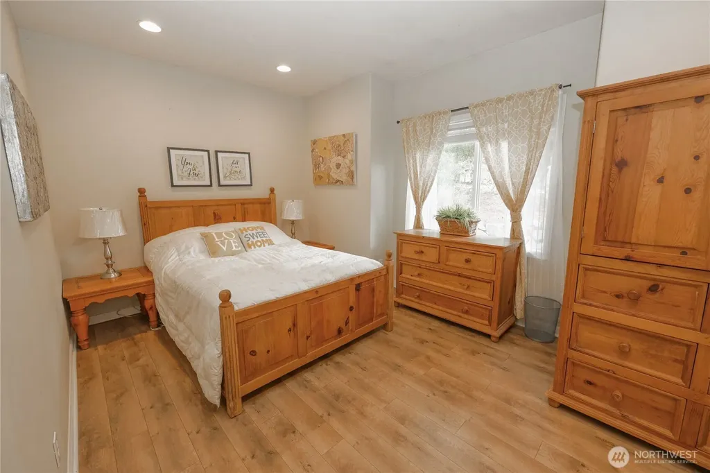 18709 68th Street E Bonney Lake WA 98391