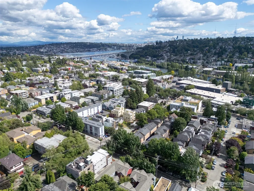 209 N 39th Street Seattle WA 98103