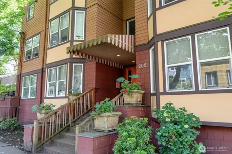 209 N 39th Street Seattle WA 98103