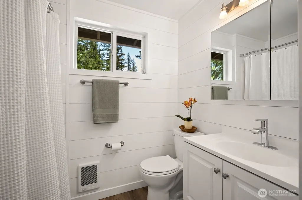 42003 SE 166th Street North Bend WA 98045