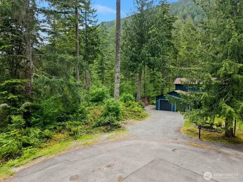 42003 SE 166th Street North Bend WA 98045