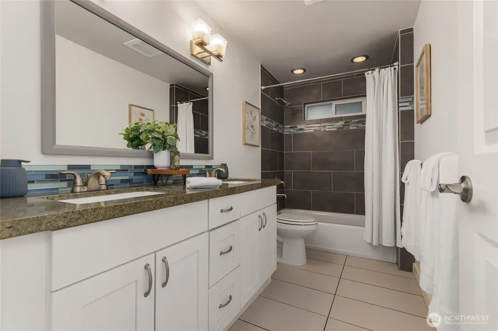5839 NE 197th Street Kenmore WA 98028
