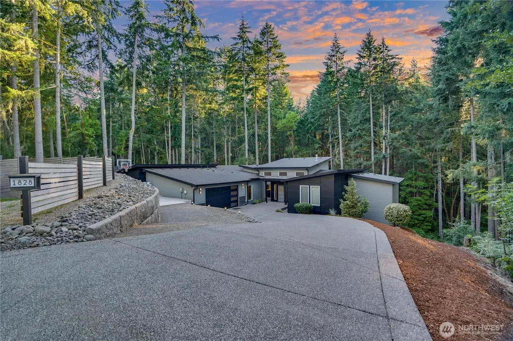 1828 Clorindi Circle NW Gig Harbor WA 98335