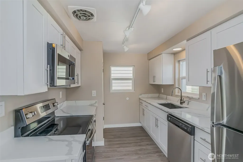 1732 Dexter Avenue N Seattle WA 98109