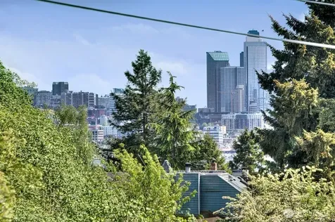 3806 Interlake Avenue N Seattle WA 98103