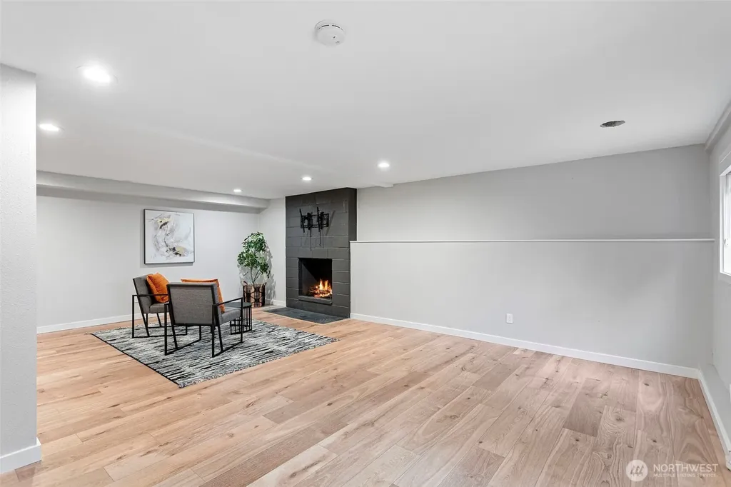12625 169th Avenue SE Renton WA 98059