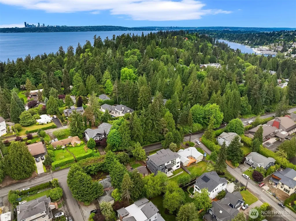 10415 SE 13th Street Bellevue WA 98004