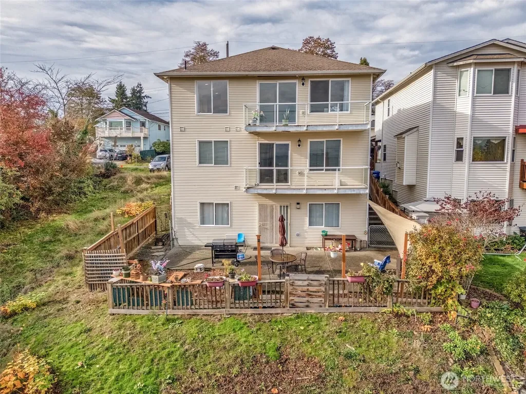 7972 39th Avenue S Seattle WA 98118