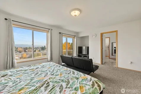 7972 39th Avenue S Seattle WA 98118