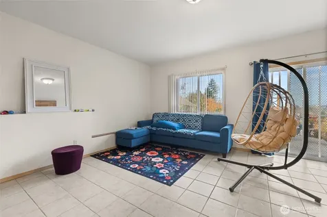 7972 39th Avenue S Seattle WA 98118