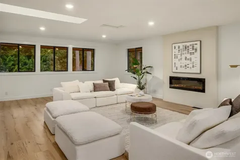 1659 215th Place SE Sammamish WA 98075