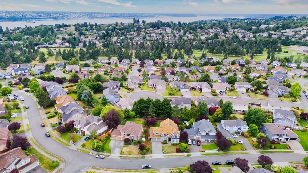 3602 Broadmoor Drive NE Tacoma WA 98422