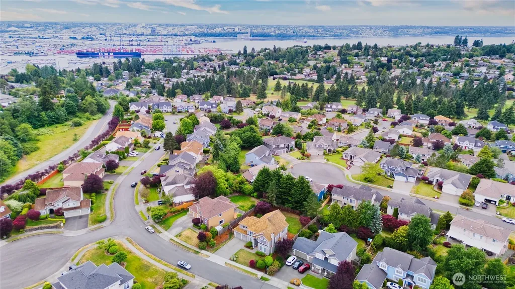 3602 Broadmoor Drive NE Tacoma WA 98422