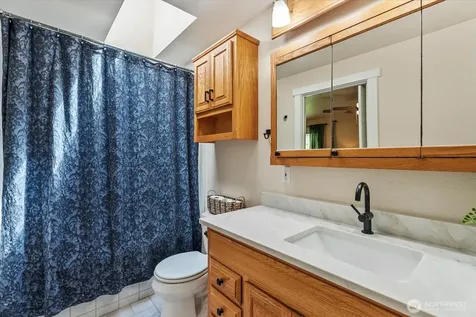 18015 248th Ave SE Maple Valley WA 98038