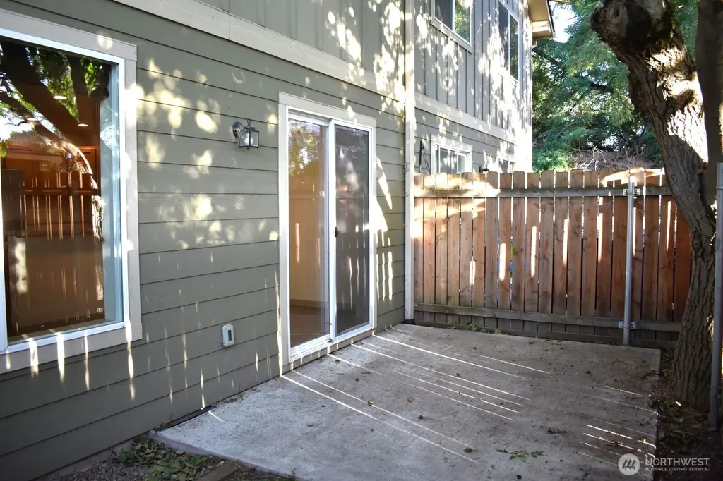 218 E Whitman Drive College Place WA 99324