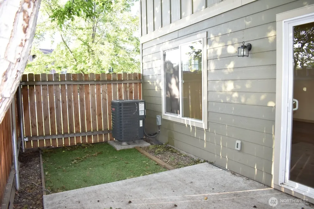 218 E Whitman Drive College Place WA 99324