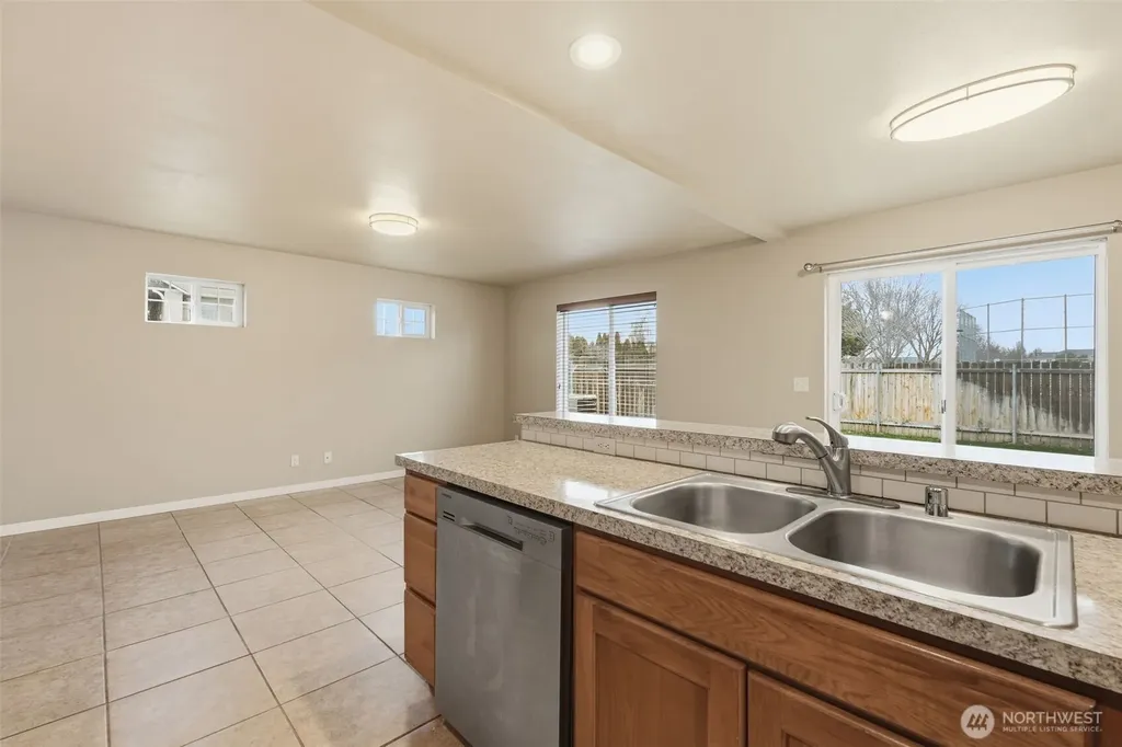226 E Whitman Drive College Place WA 99324