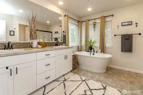 12104 126th Avenue Ct E Puyallup WA 98374