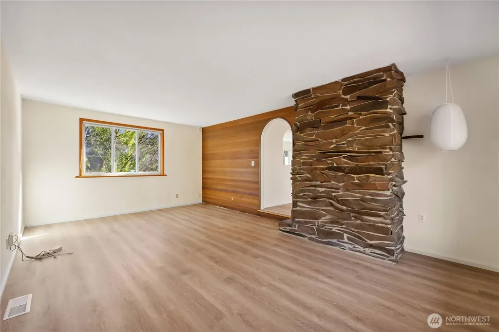 2538 102nd Avenue NE Bellevue WA 98004