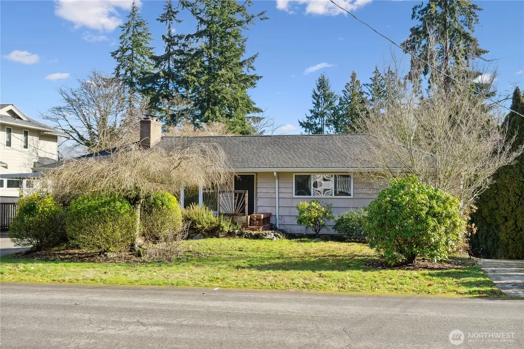2538 102nd Avenue NE Bellevue WA 98004