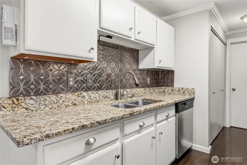 16817 Larch Way Lynnwood WA 98037
