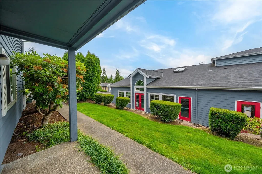 16817 Larch Way Lynnwood WA 98037