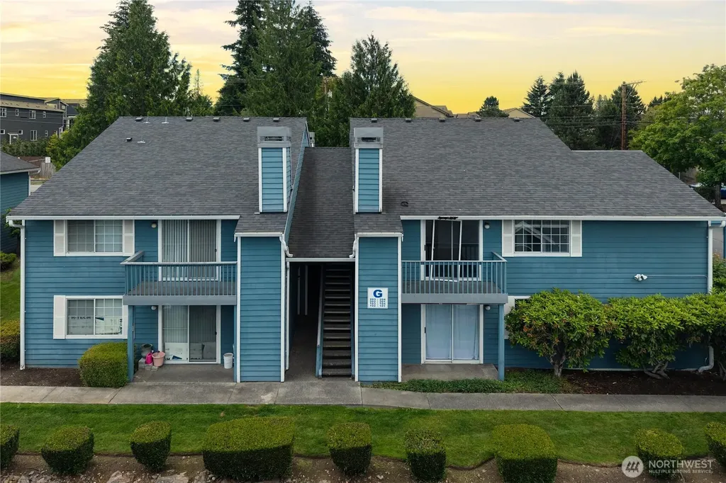 16817 Larch Way Lynnwood WA 98037