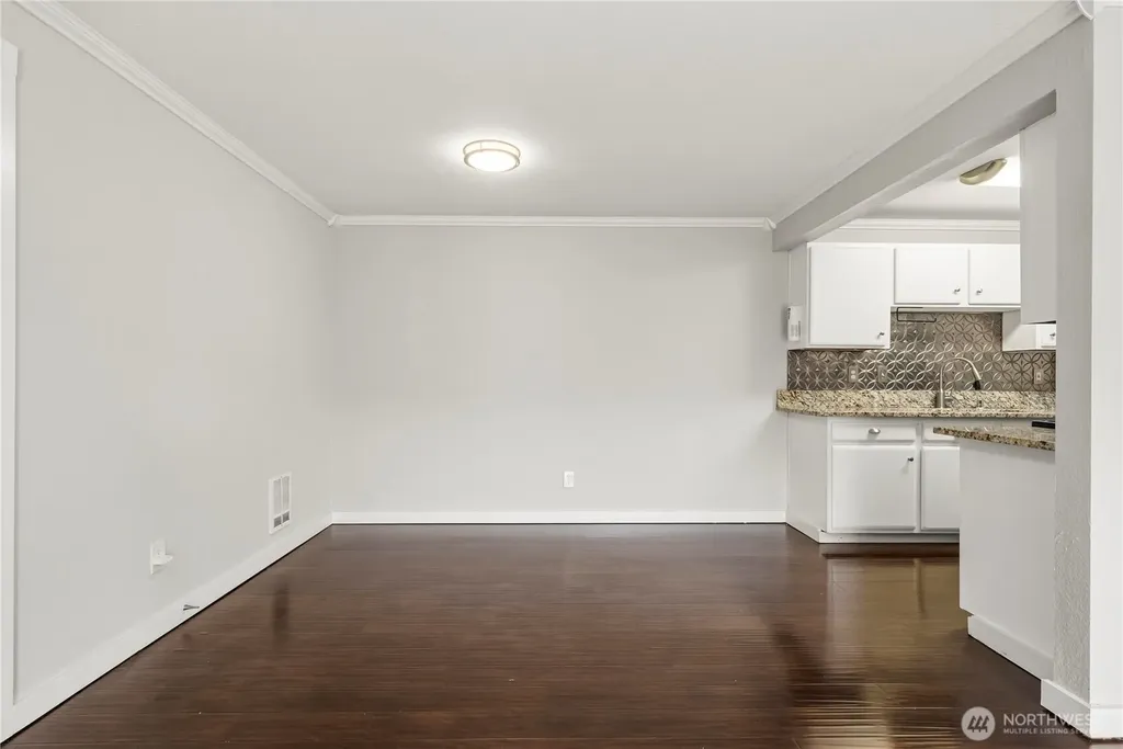 16817 Larch Way Lynnwood WA 98037