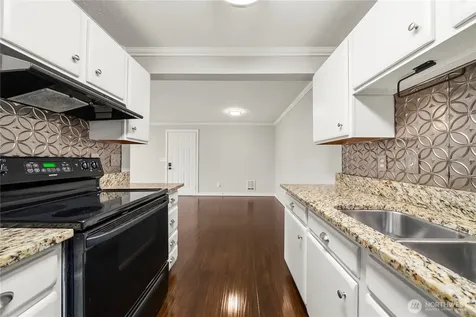 16817 Larch Way Lynnwood WA 98037