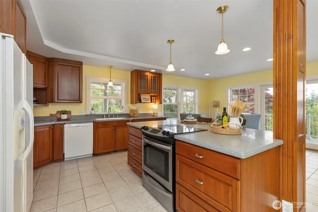 17164 Lemolo Shore Drive NE Poulsbo WA 98370