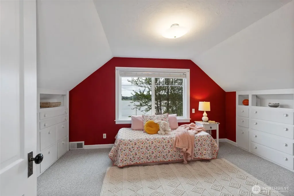 17164 Lemolo Shore Drive NE Poulsbo WA 98370