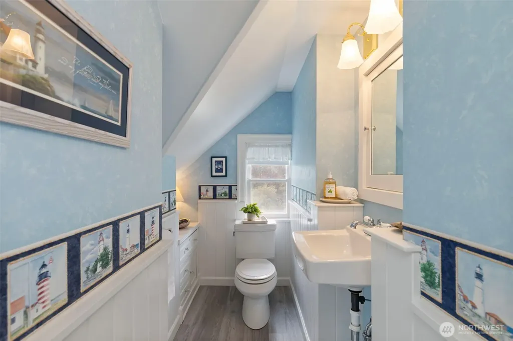 17164 Lemolo Shore Drive NE Poulsbo WA 98370
