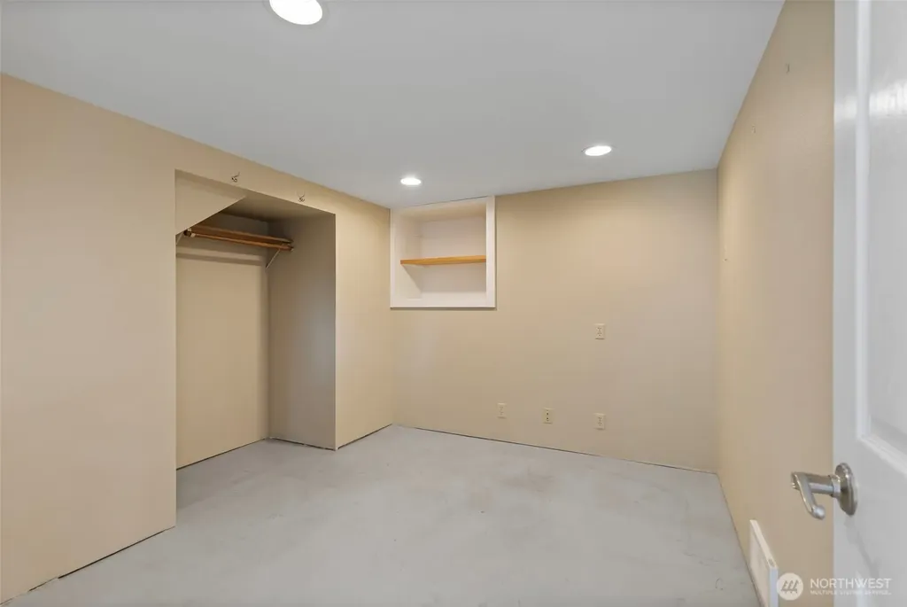 17164 Lemolo Shore Drive NE Poulsbo WA 98370