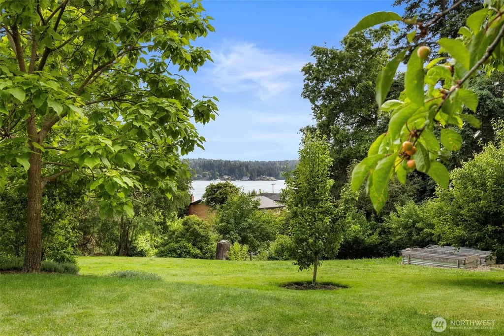 17164 Lemolo Shore Drive NE Poulsbo WA 98370