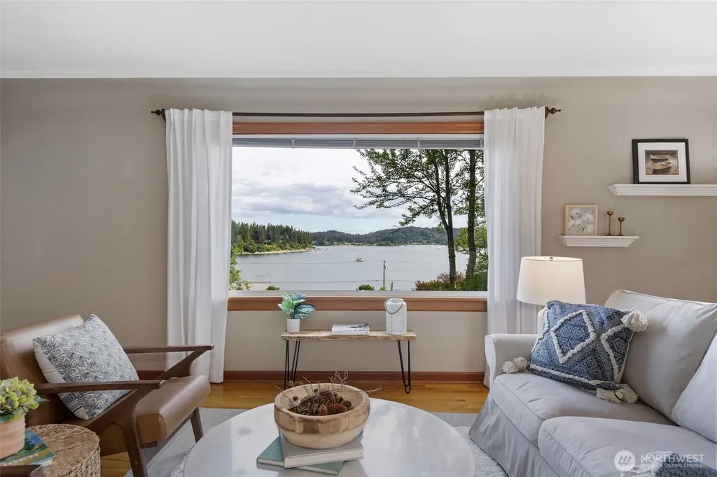 17164 Lemolo Shore Drive NE Poulsbo WA 98370
